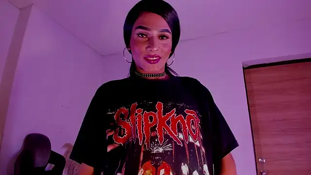 carolinemiller7 live sex cam