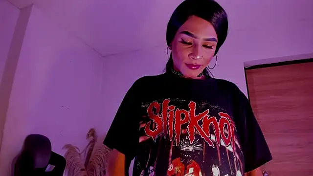 carolinemiller7 live sex cam