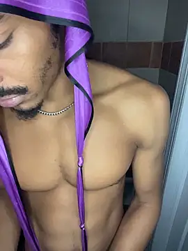 TRILLAHUNG live sex cam