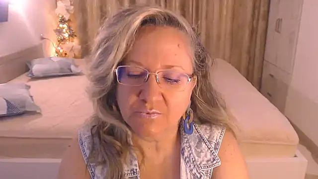 Raisshy live sex cam