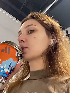 QuitieLia live sex cam