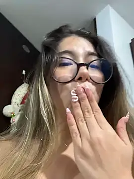 Caitlinn_catt live sex cam