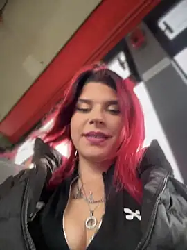 RiriRoseey live sex cam