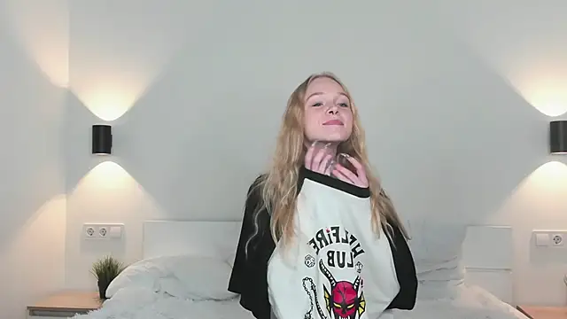 GhisllaineWestler's cam snapshot