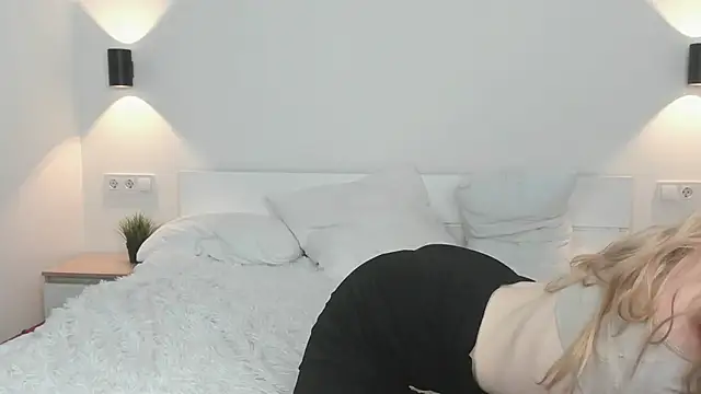 GhisllaineWestler's cam snapshot