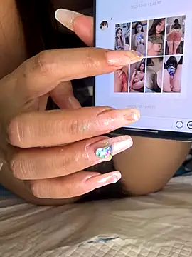 aini-maili live sex cam