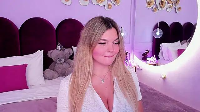 ZaraBloom's cam snapshot