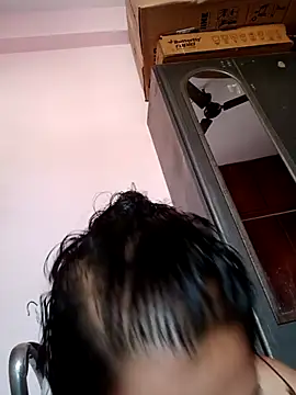 thanusi_2's cam snapshot