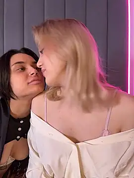 CaitlinSugar live sex cam