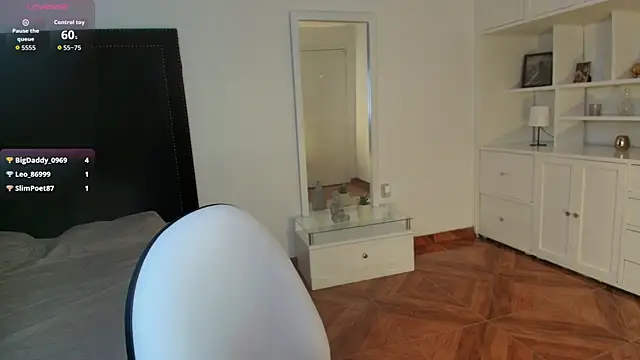 nina_moen's cam snapshot