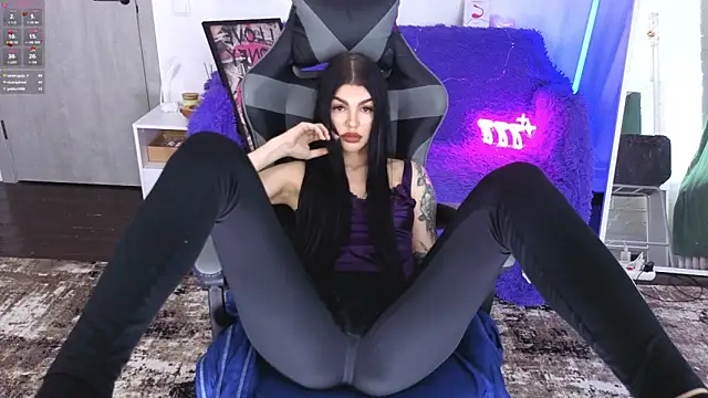 Tiffany_lab's cam snapshot