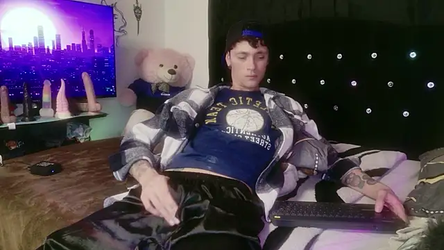 Tyler_cat's cam snapshot