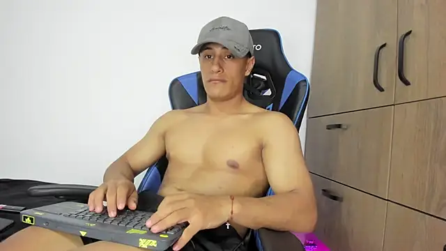 dorman_boy's cam snapshot