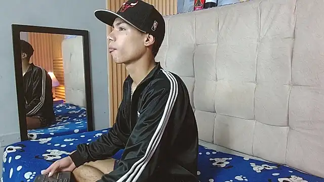 maverickhotson303av's cam snapshot