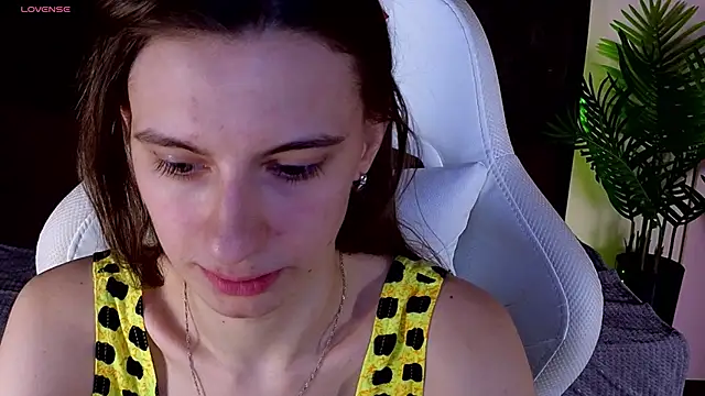 kaleriyaa_ live sex cam