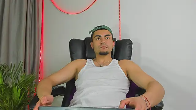 kalivan_voinesscu live sex cam