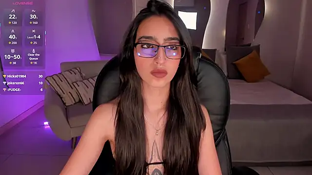 LarisaSmirnov live sex cam