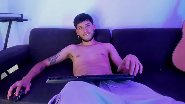 Henrikk_senn live sex cam