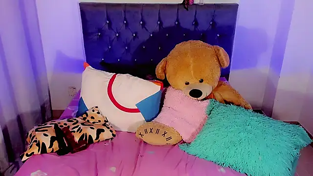 Zakura_hot1 live sex cam