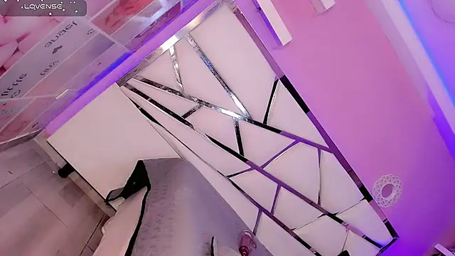 Ariia-janee live sex cam