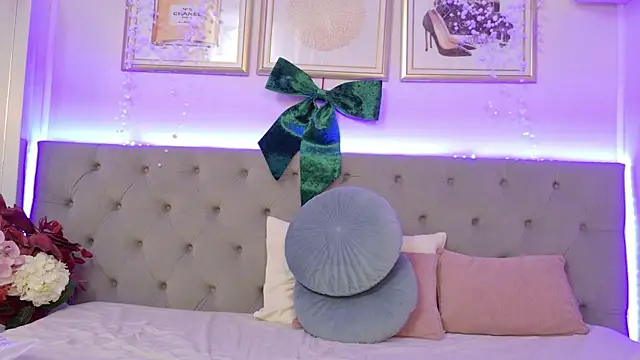 EllaMilf_ live sex cam