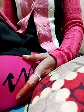 LOVE-VIKA live sex cam