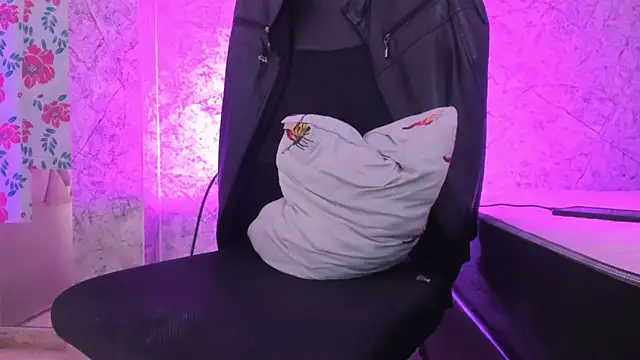 AnddieBaker live sex cam