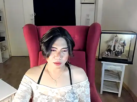 GoldenTs69 live sex cam