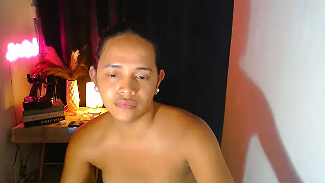 Lorainnelustts live sex cam