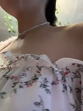 ErikaMuse's cam snapshot