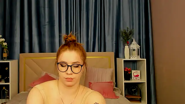 ElisGlow's cam snapshot