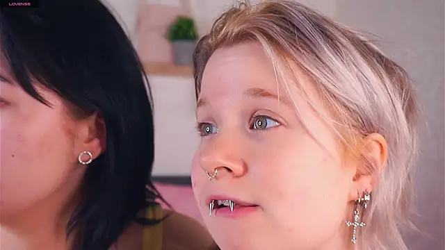 EviaVanveen live sex cam