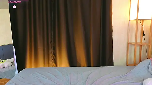 emily_wildflower's cam snapshot