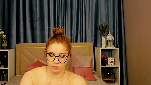 ElisGlow's cam snapshot