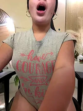 TS-SimplyTheBest live sex cam