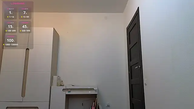 Milana15 live sex cam