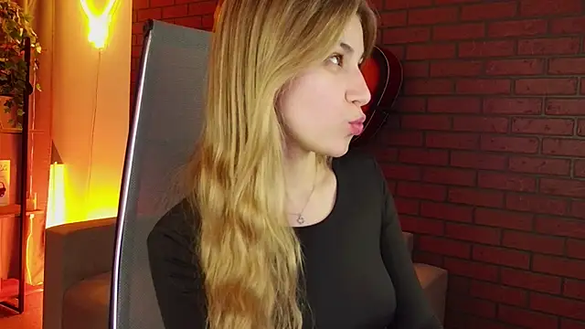 EllieCutes live sex cam