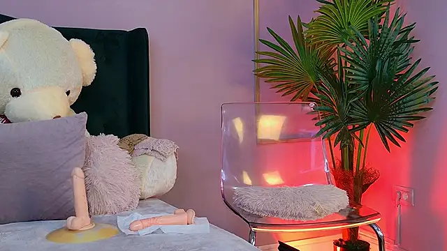 KirraWhite live sex cam