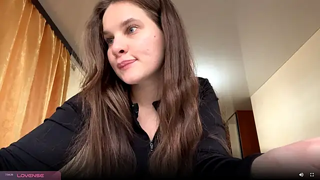 Luna_Blossom live sex cam