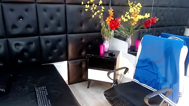 ChrisHott01's cam snapshot