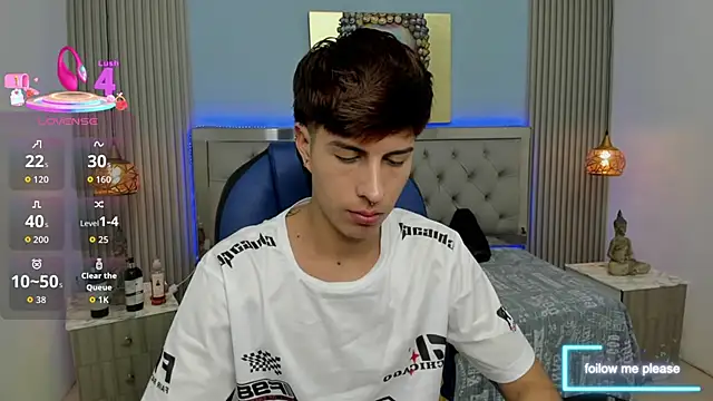 Estiv18_'s cam snapshot