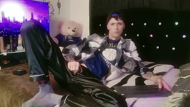 Tyler_cat's cam snapshot