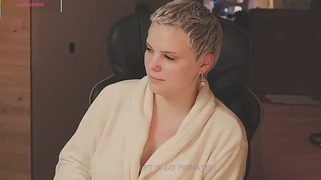 LikaBerry1's cam snapshot