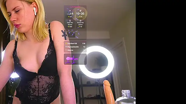 ElbaBrown's cam snapshot