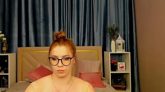 ElisGlow's cam snapshot