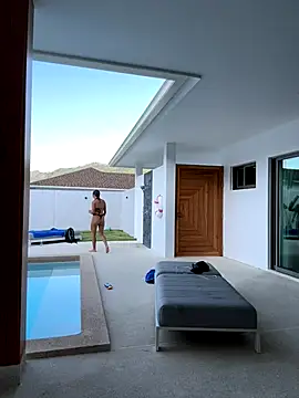 JuicyFruits93 live sex cam