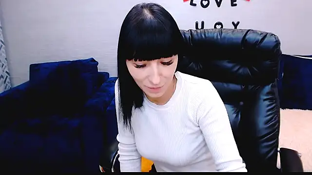 BURNING-BRUNETKA's cam snapshot