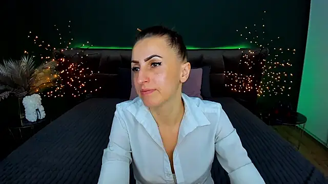 Rebecca_Diamond's cam snapshot