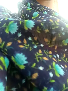 Juhi_chawla's cam snapshot