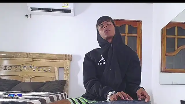 black_boy22_'s cam snapshot